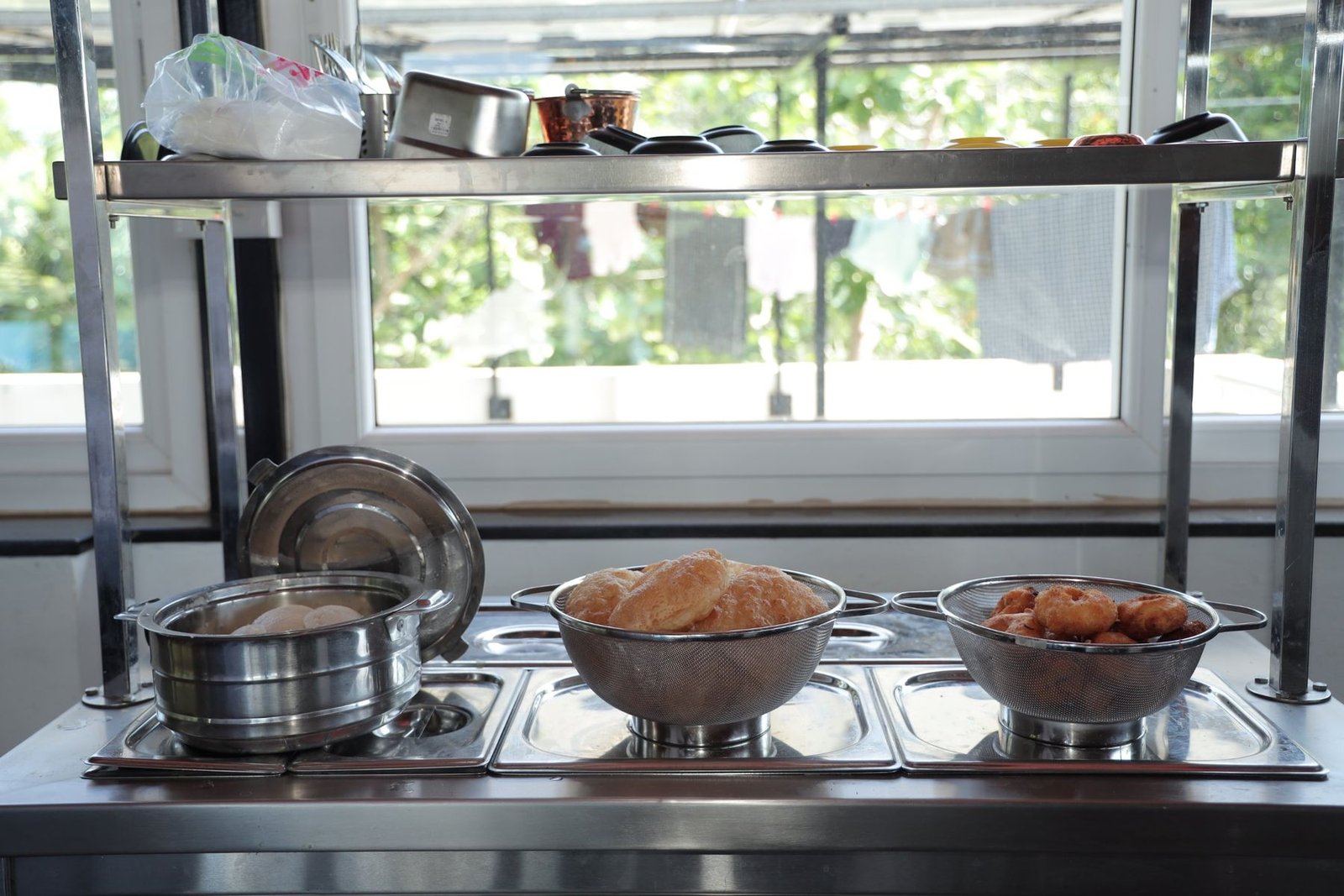 Breakfast counter